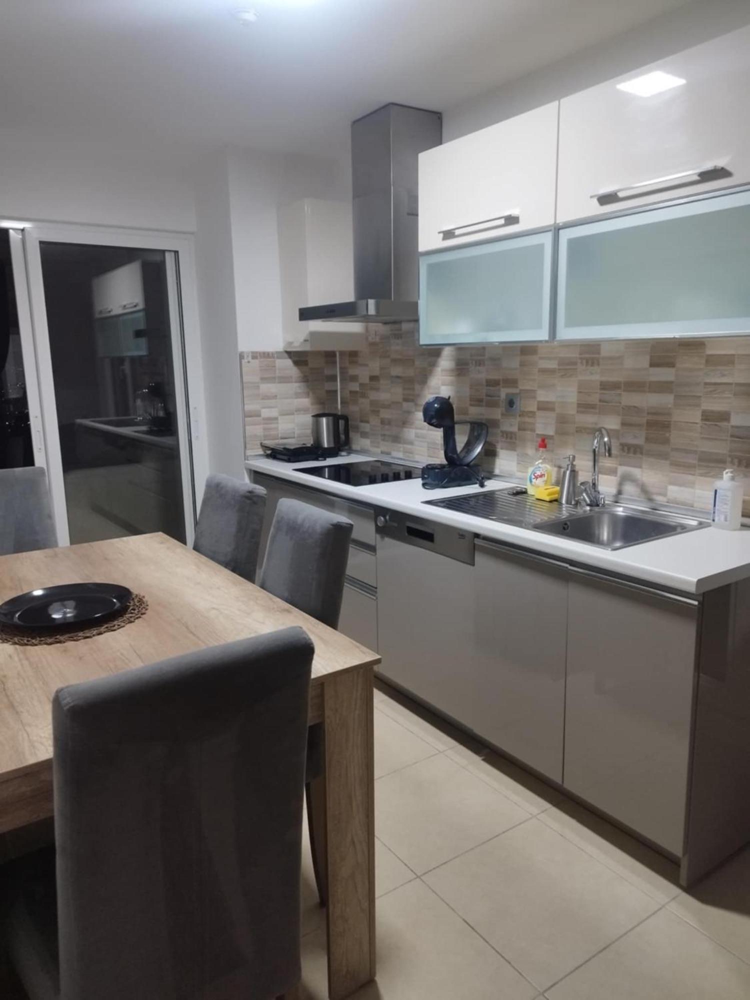 Sky 25th & 33th Floor With Pool & & Fitness & Parking Including In Price דירה